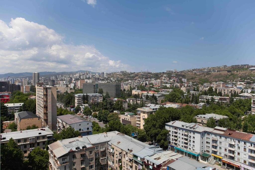 GG home on Kazbegi avenue Tbilisi Eksteriør bilde